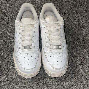 NIKE AIR FORCE 1 LOW CASUAL SHOES